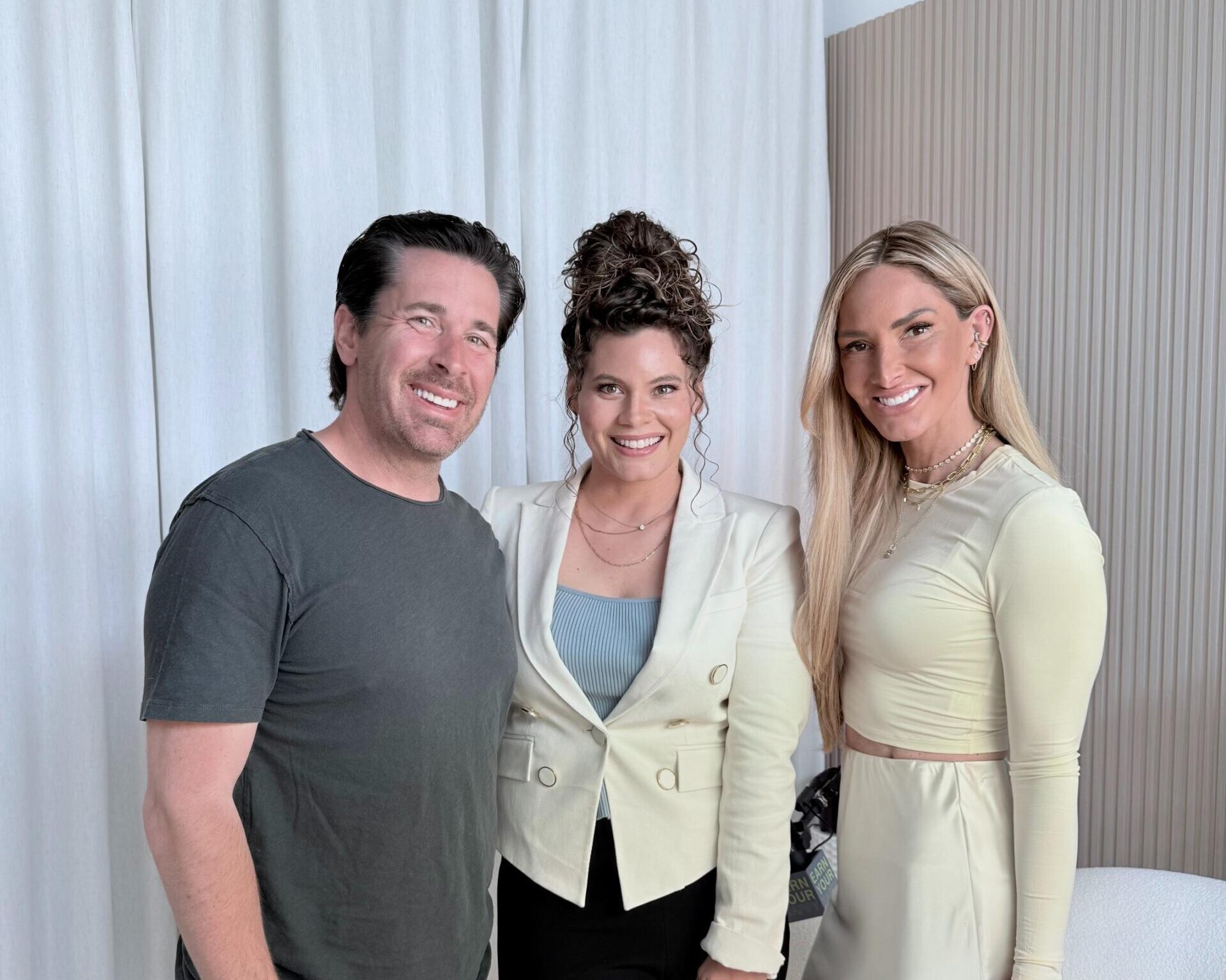 PelviBiz founder with Chris Harder and Lori Harder at entrepreneur mastermind event focused on business growth, leadership, and scalable revenue strategy Healthcare business coach networking with Chris Harder and Lori Harder at high-level leadership event centered on scalable systems and CEO development